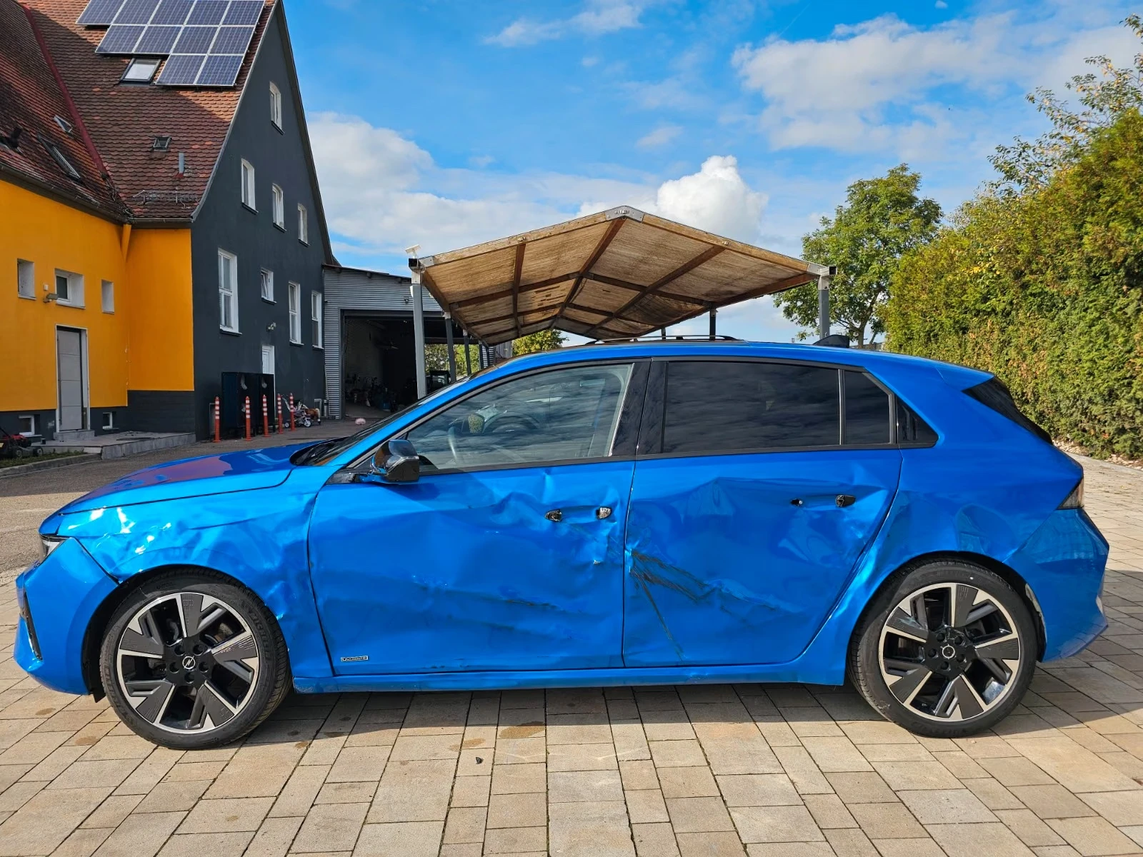 Opel Astra Electric GS, снимка 3 - Автомобили и джипове - 56344945