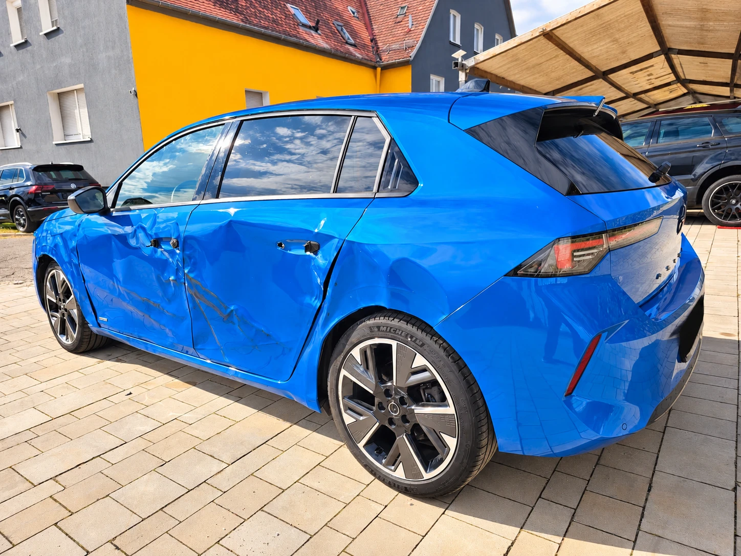 Opel Astra Electric GS, снимка 4 - Автомобили и джипове - 56344945
