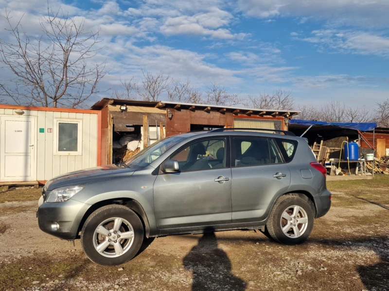 Toyota Rav4 2.0 ръчна, снимка 5 - Автомобили и джипове - 49441853