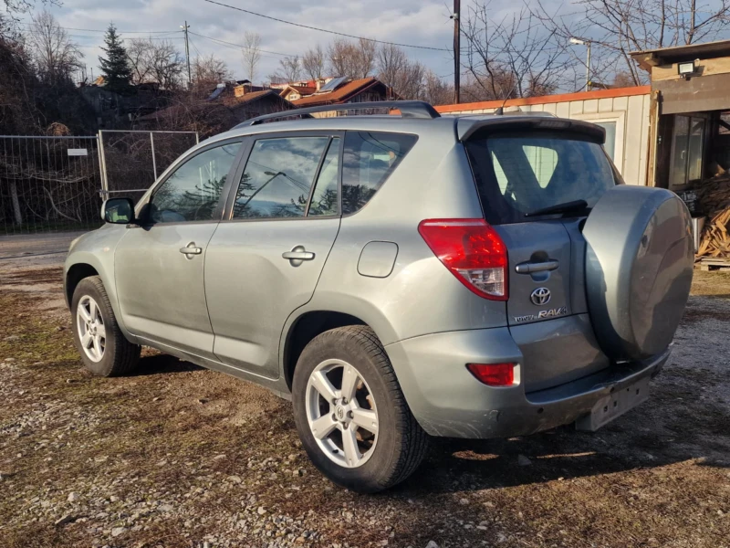 Toyota Rav4 2.0 ръчна, снимка 8 - Автомобили и джипове - 49441853