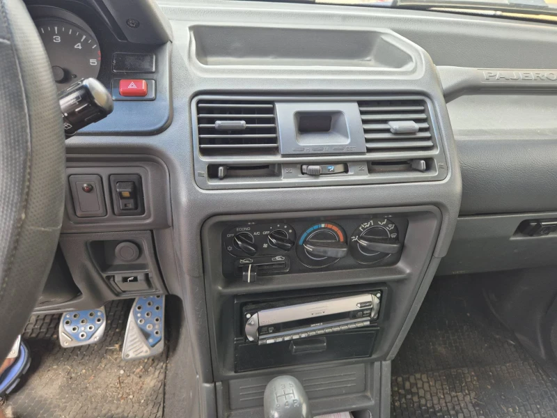 Mitsubishi Pajero 2.5 Къса База, снимка 10 - Автомобили и джипове - 52068481