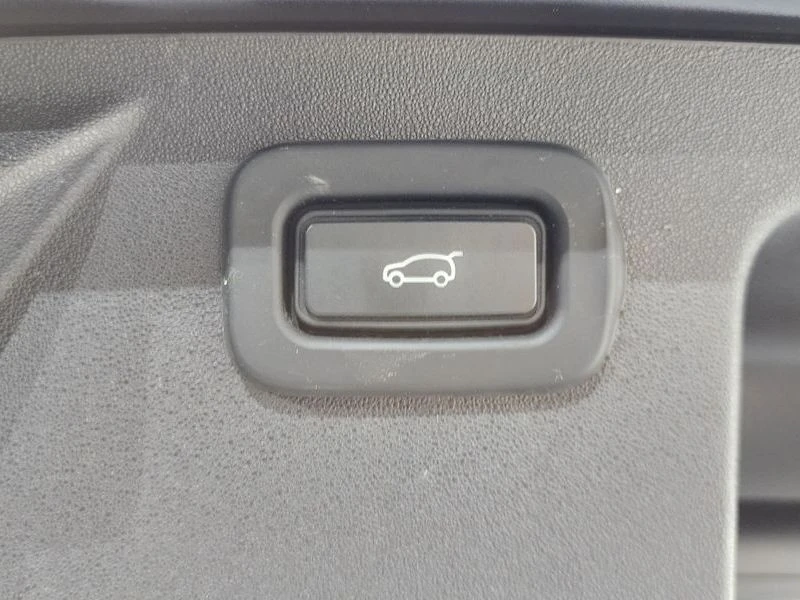 Land Rover Discovery Sport 2.0 Automatic, снимка 17 - Автомобили и джипове - 55841325