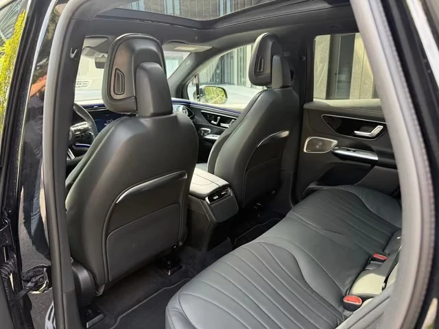 Mercedes-Benz EQE 500 SUV 4-MATIC AMG HYPERSCREEN BURMESTER PANO, снимка 11 - Автомобили и джипове - 56184033