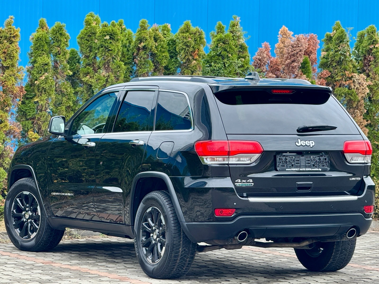 Jeep Grand cherokee 3.0-LIMITED-KEYLESS-ПАНОРАМА-ПОДГРЕВ-УНИКАТ-183КМ - изображение 3