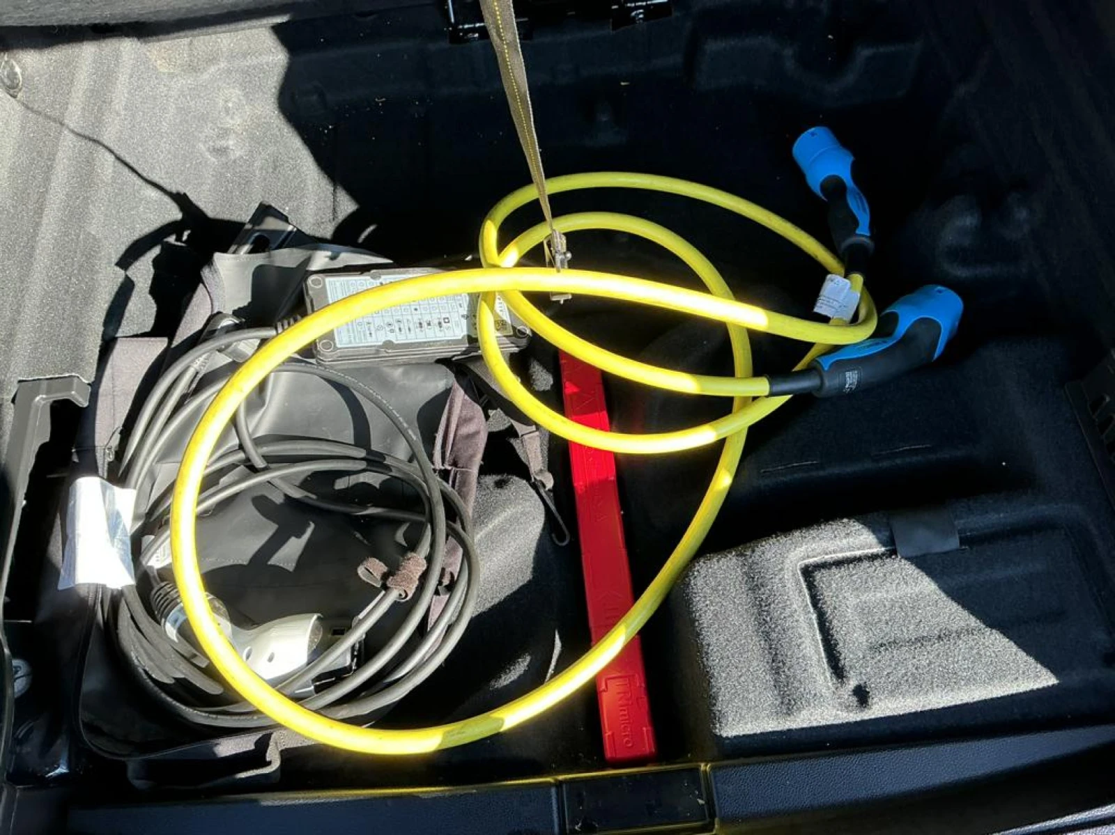 Mercedes-Benz EQC 400 - 4-Matic - Electric , снимка 17 - Автомобили и джипове - 54043745