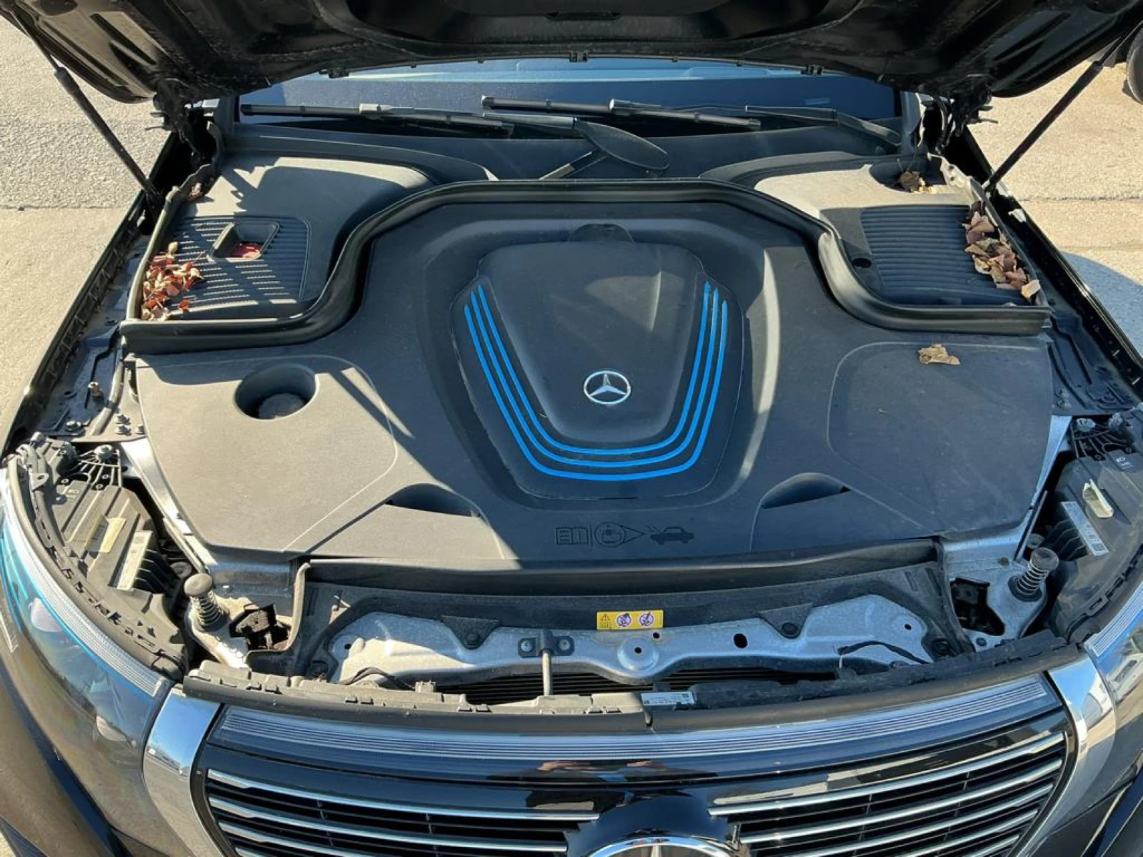 Mercedes-Benz EQC 400 - 4-Matic - Electric , снимка 14 - Автомобили и джипове - 54043745