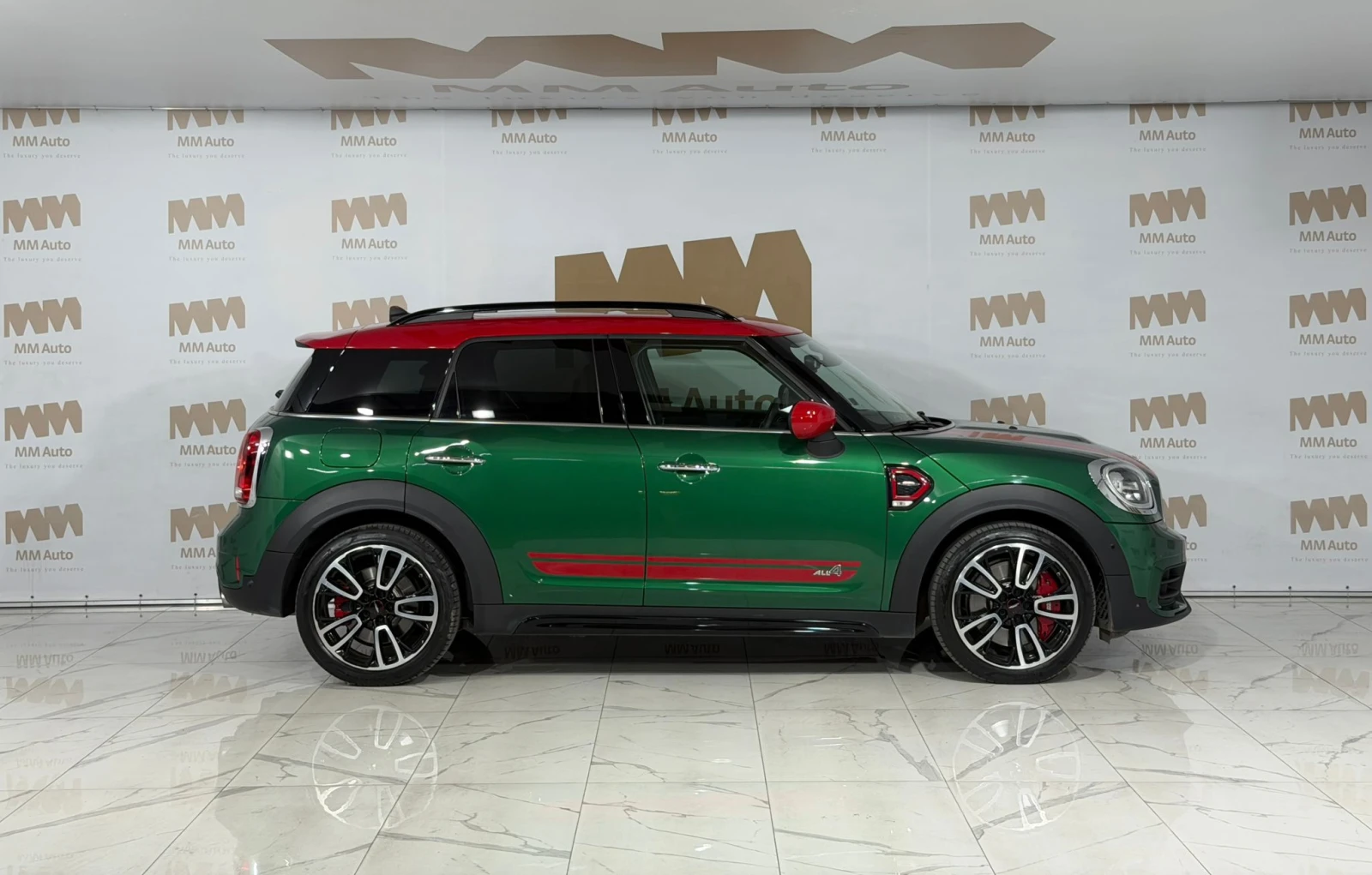 Mini Countryman JCW* ALL4* HuD* Pano* HarmanKardon, снимка 2 - Автомобили и джипове - 54640628