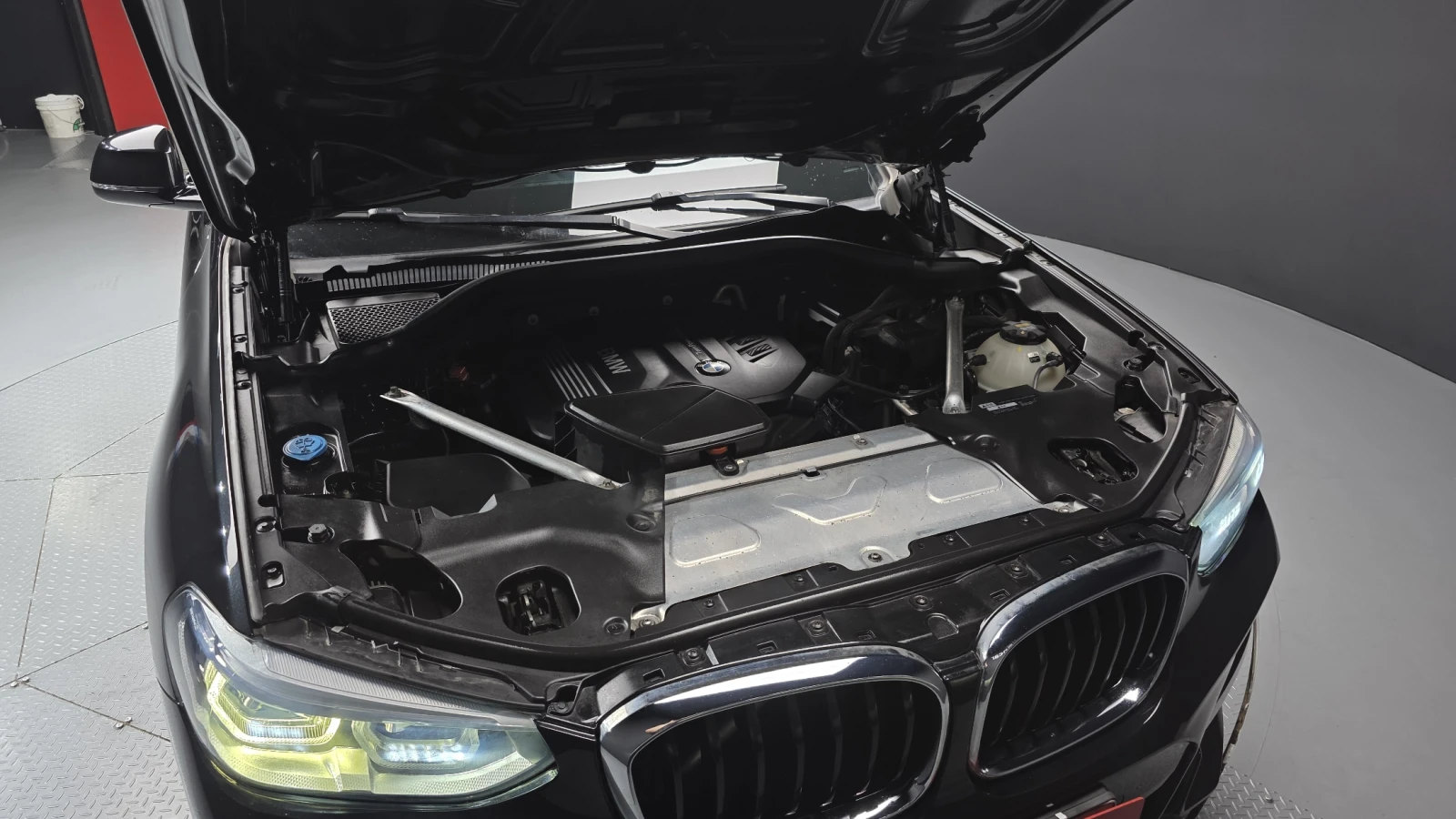 BMW X3 * M PACK* Head up* Premium interior* Авто финансир, снимка 15 - Автомобили и джипове - 54691823