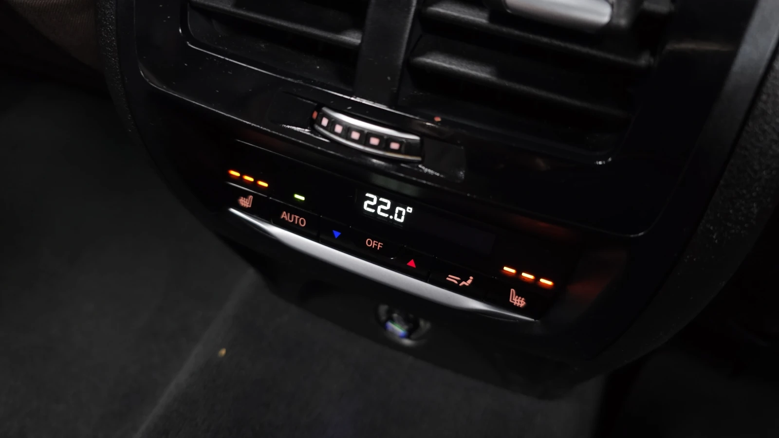 BMW X3 * M PACK* Head up* Premium interior* Авто финансир, снимка 14 - Автомобили и джипове - 54691823