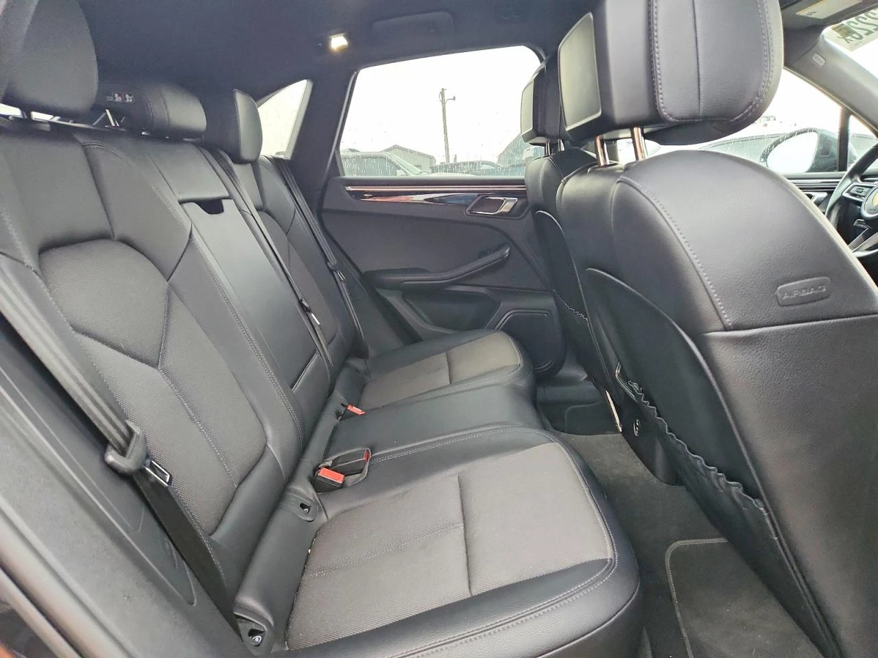 Porsche Macan 2.0l, снимка 10 - Автомобили и джипове - 56075455