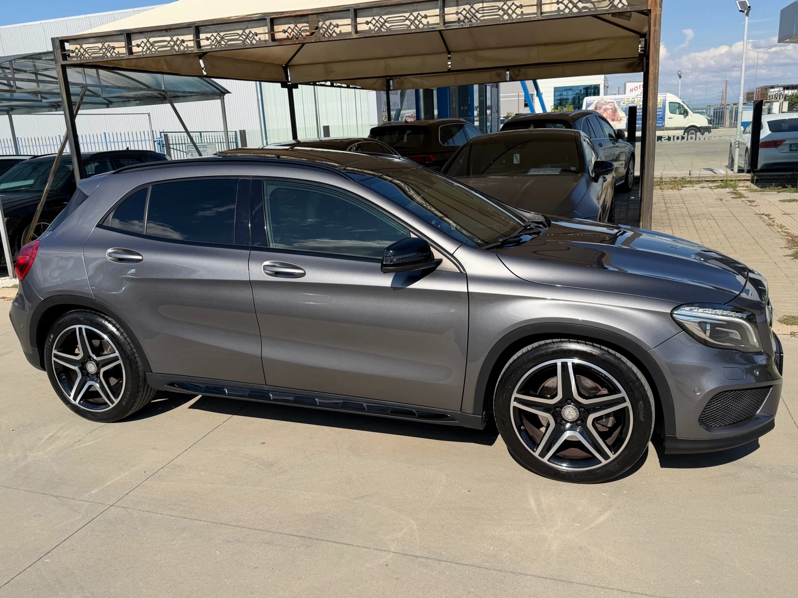 Mercedes-Benz GLA 220 d, 4-MATIC, AMG LINE, NIGHT, PANO2143, снимка 4 - Автомобили и джипове - 56197506