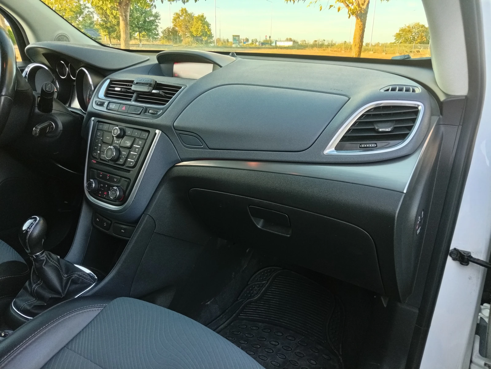 Opel Mokka, снимка 7 - Автомобили и джипове - 56636173