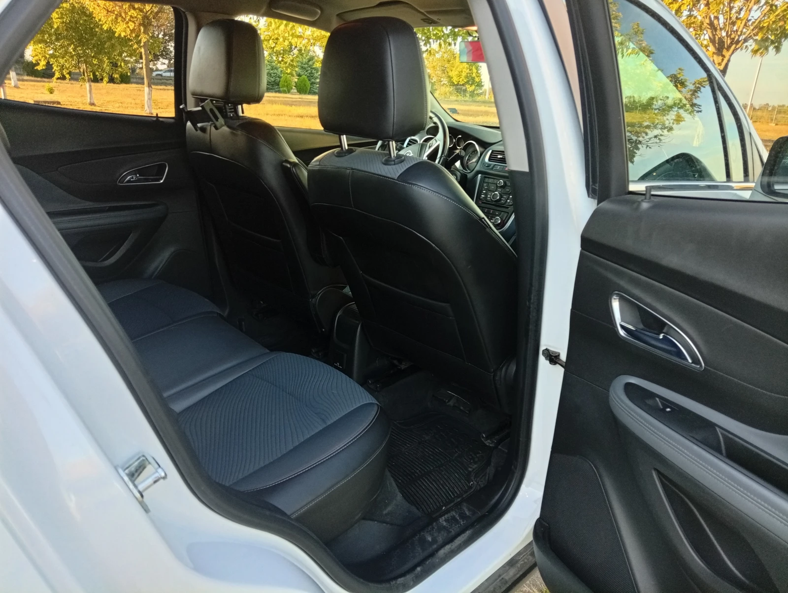 Opel Mokka, снимка 4 - Автомобили и джипове - 56636173