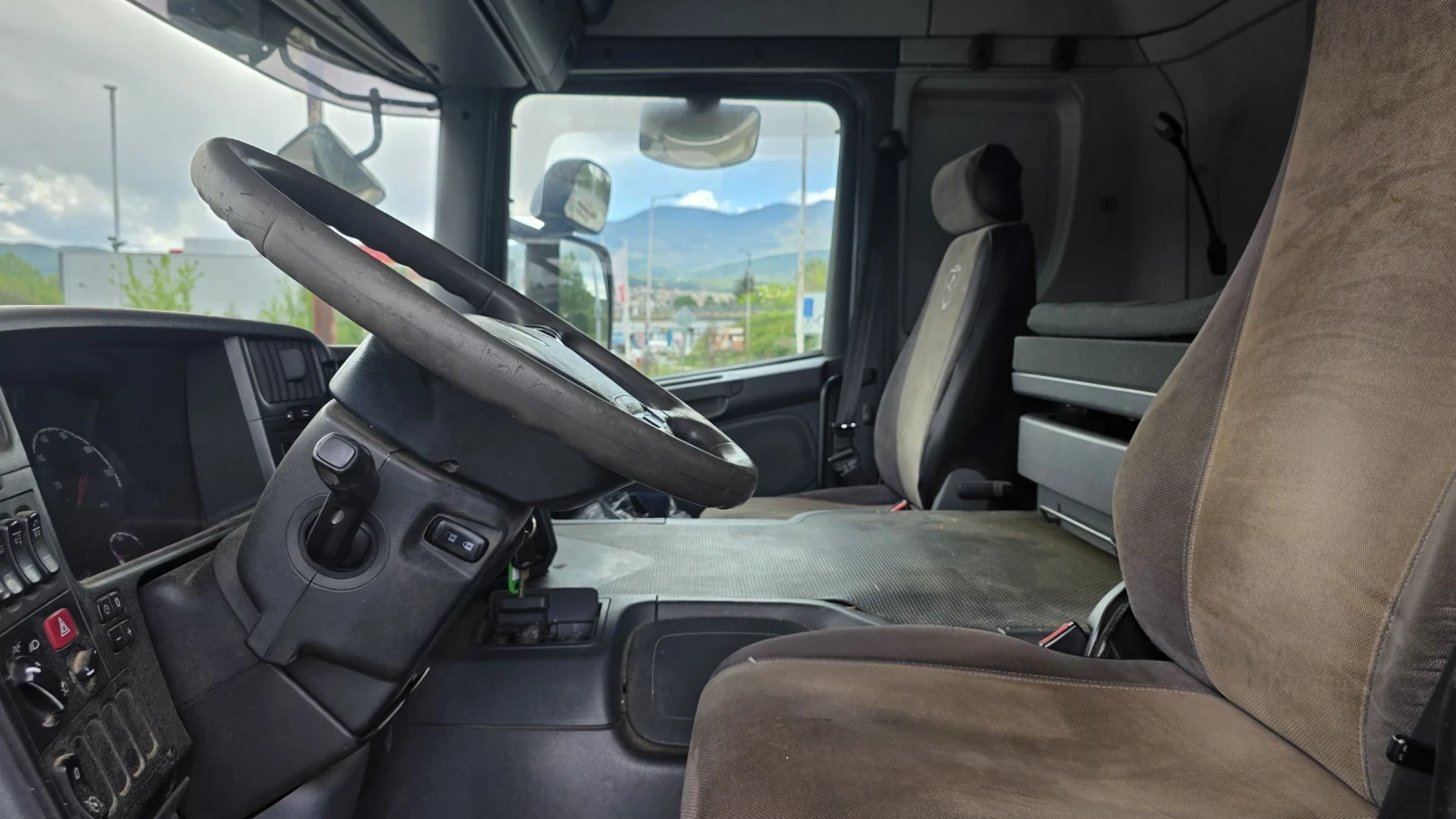 Scania P 400 EURO 5 6X2 За превоз на багери, снимка 7 - Камиони - 54566739