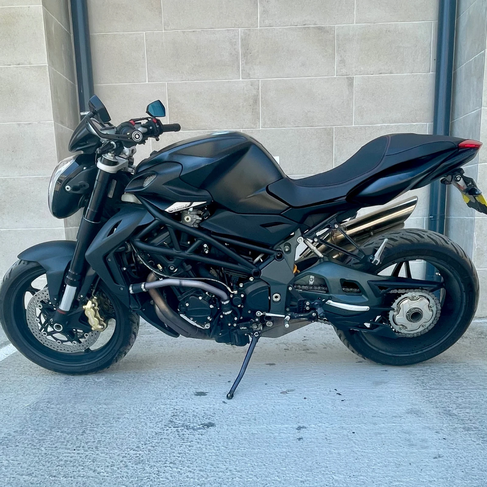 MV Agusta Brutale, снимка 5 - Мотоциклети и мототехника - 55594487