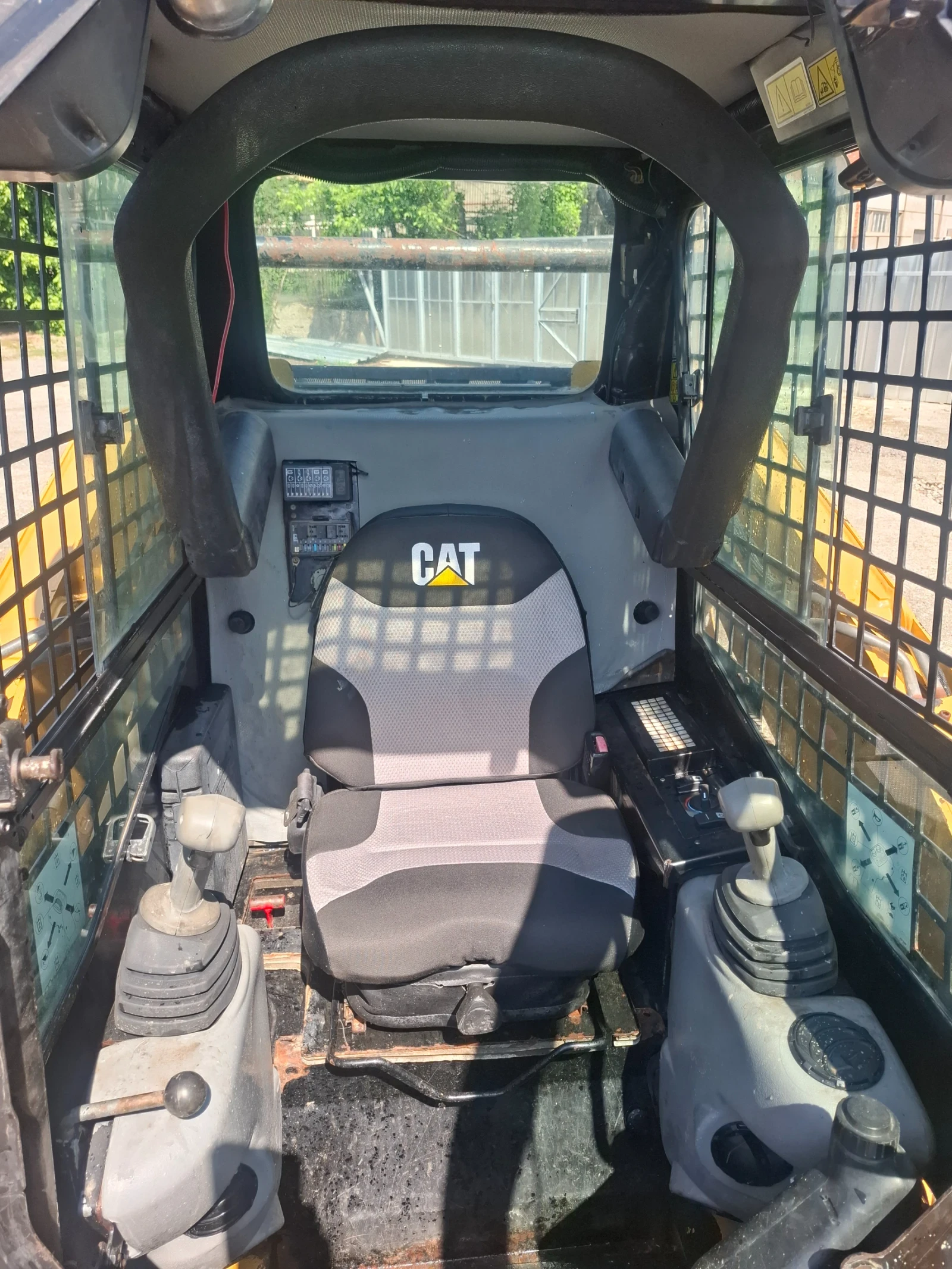 Багер Caterpillar 242b - изображение 6
