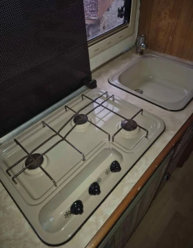 Кемпер HYMER / ERIBA, снимка 9 - Каравани и кемпери - 53680497