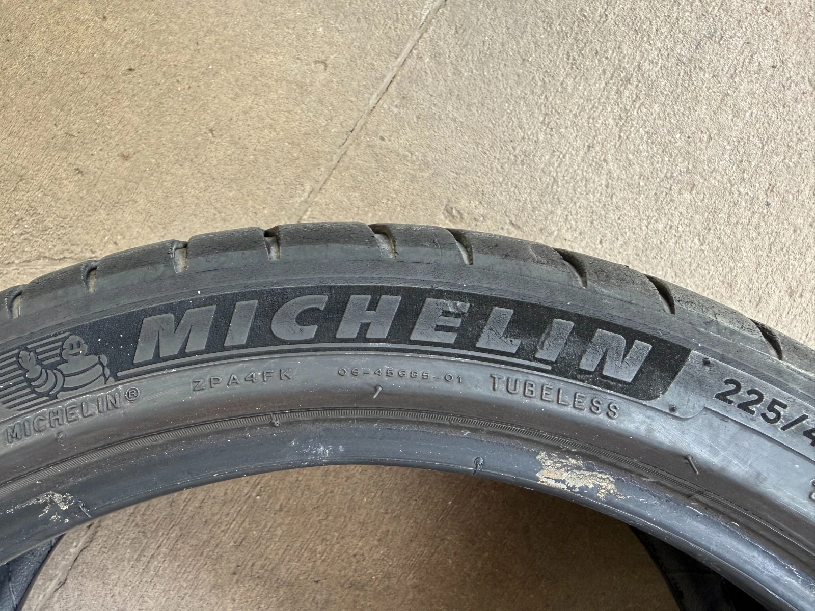Гуми Летни 225/40R18, снимка 8 - Гуми и джанти - 54673801