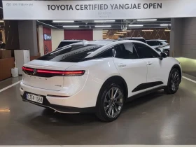 Toyota Crown 2.5 4Wd Hybrid, снимка 2