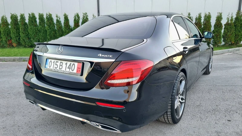 Mercedes-Benz E 220 AMG 4-Matic, снимка 4 - Автомобили и джипове - 47721595