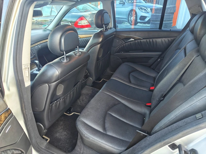 Mercedes-Benz E 320 бензин, снимка 5 - Автомобили и джипове - 51123922