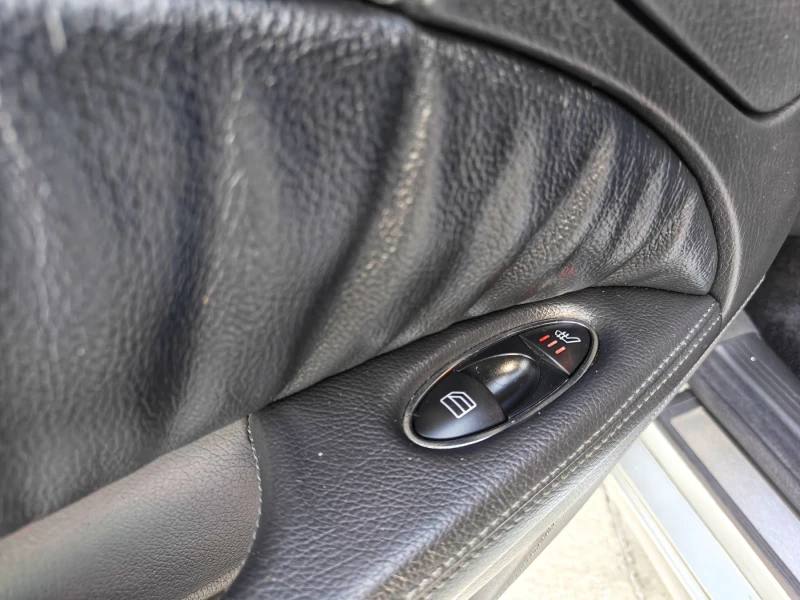 Mercedes-Benz E 320 бензин, снимка 6 - Автомобили и джипове - 51123922