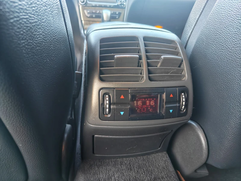 Mercedes-Benz E 320 бензин, снимка 8 - Автомобили и джипове - 51123922