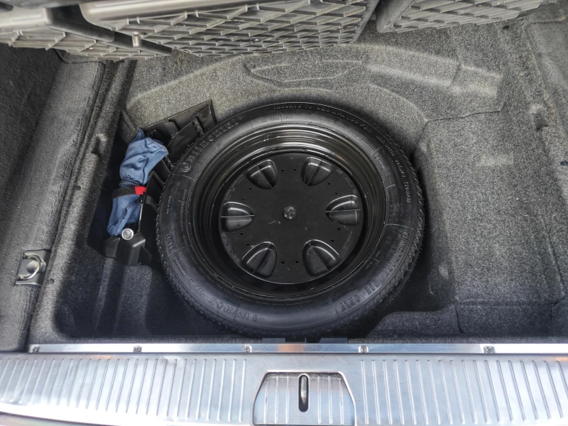 Mercedes-Benz E 320 бензин, снимка 16 - Автомобили и джипове - 51123922