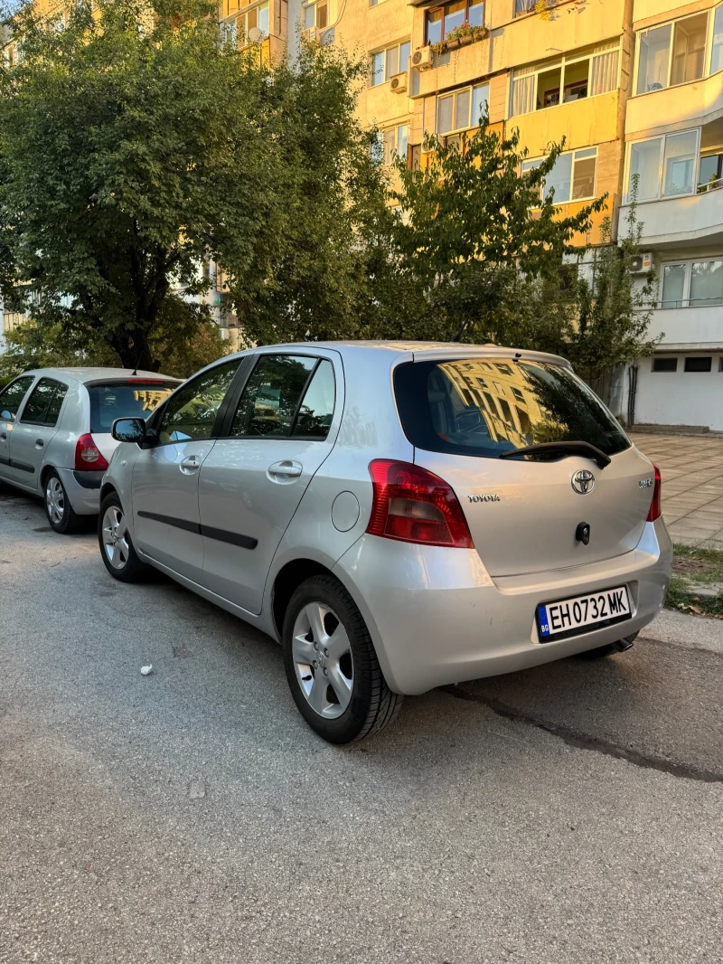 Toyota Yaris 1.3i, снимка 3 - Автомобили и джипове - 51736695