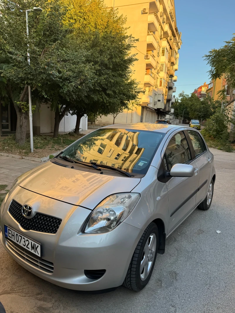 Toyota Yaris 1.3i, снимка 2 - Автомобили и джипове - 51736695