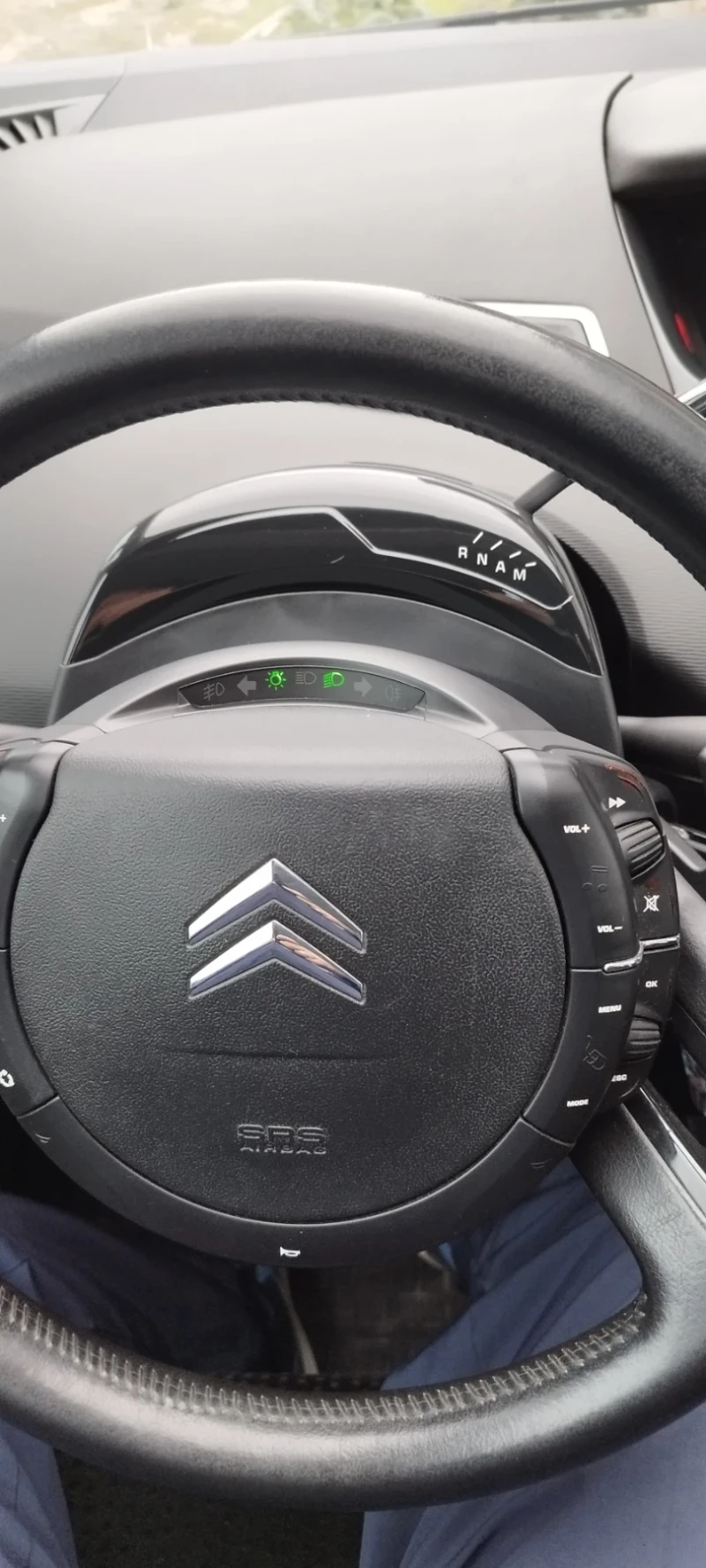 Citroen Grand C4 Picasso, снимка 13 - Автомобили и джипове - 52641516