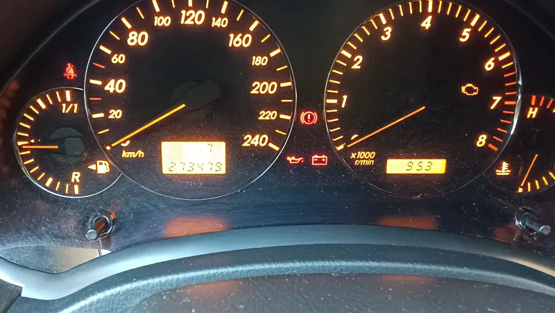 Toyota Avensis, снимка 9 - Автомобили и джипове - 52543985