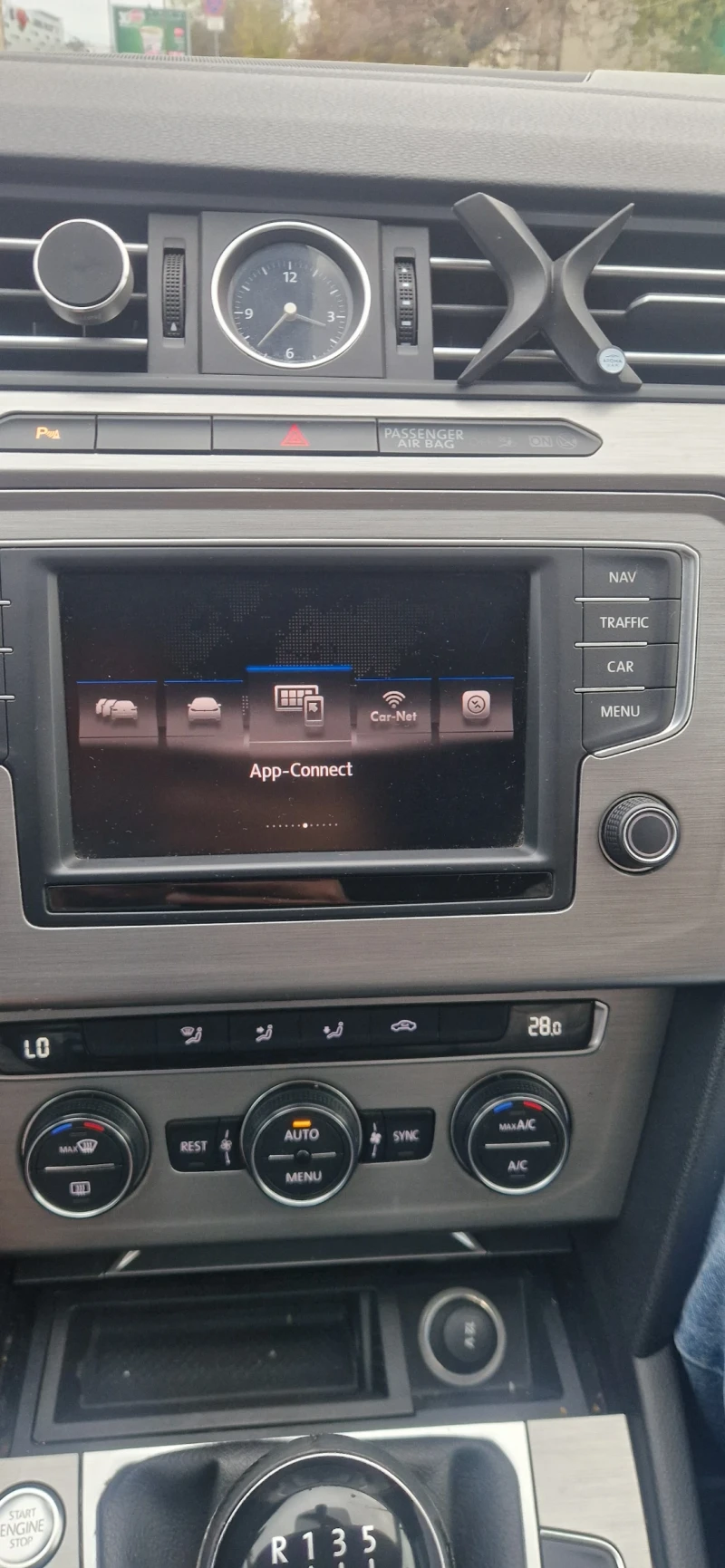 VW Passat, снимка 14 - Автомобили и джипове - 52815391