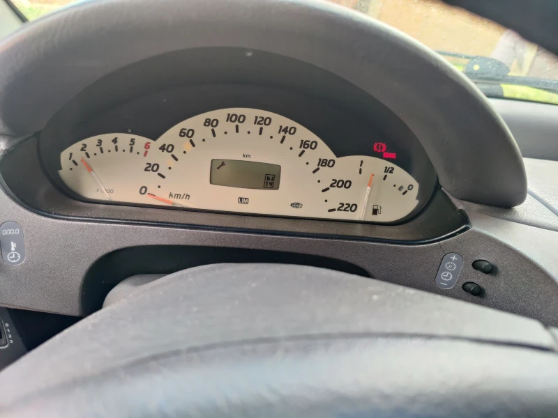 Mercedes-Benz A 140 полуавтоматик, снимка 6 - Автомобили и джипове - 53225506