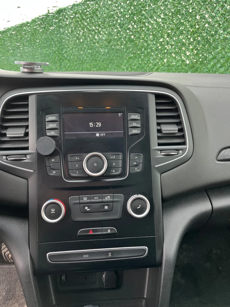 Renault Megane, снимка 8 - Автомобили и джипове - 53406362