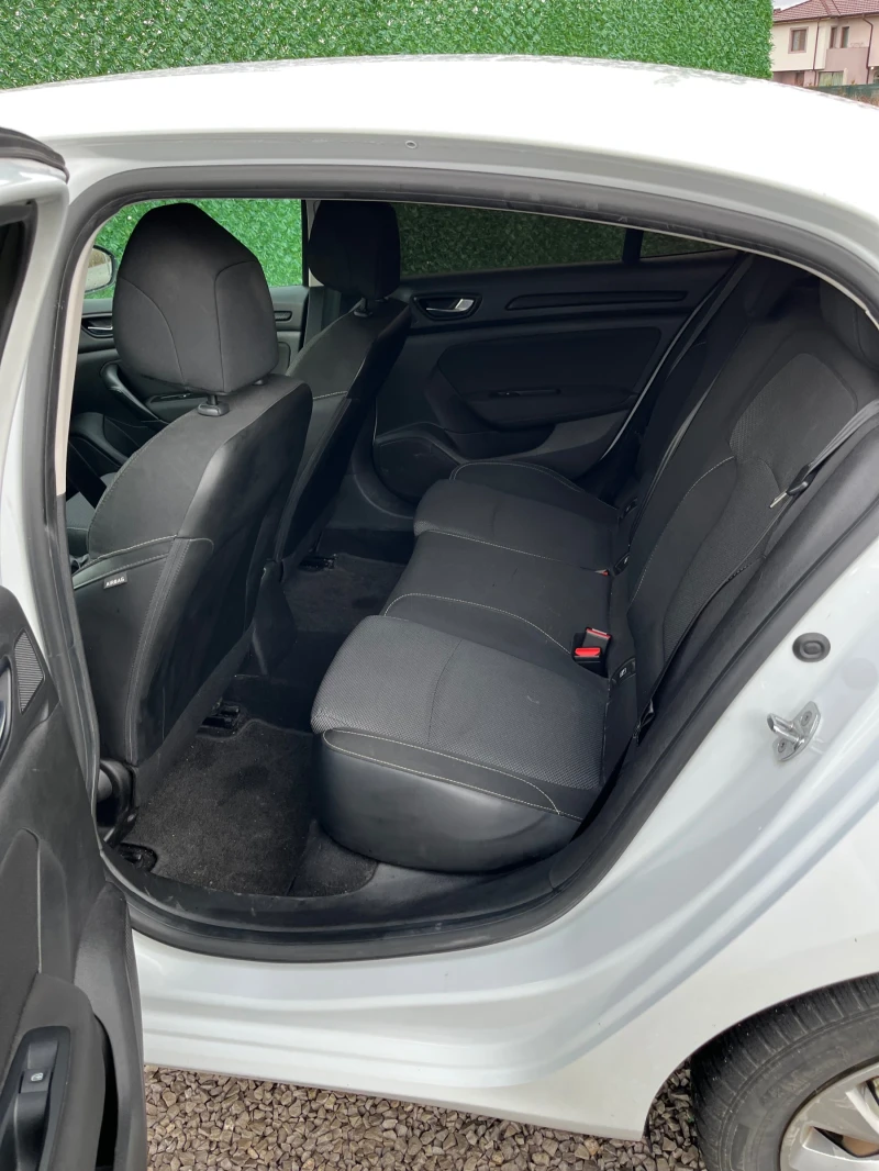 Renault Megane, снимка 9 - Автомобили и джипове - 53406362