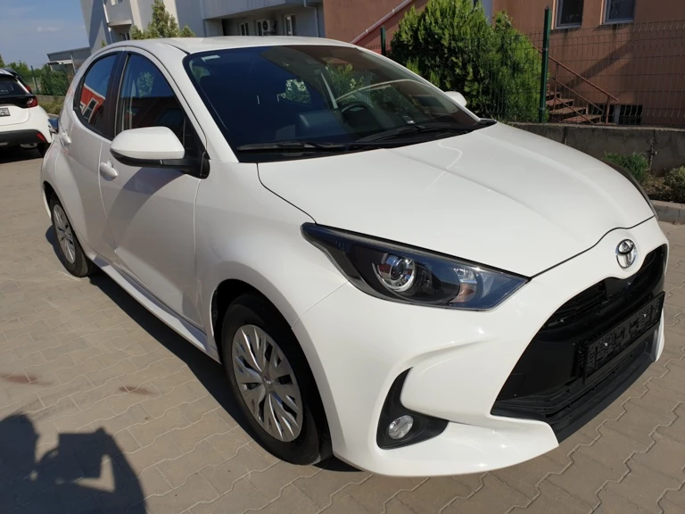 Toyota Yaris 2023/8200 км - 27990 лв. - 76817187 1