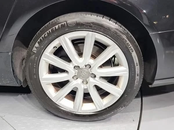 Audi A6 3.0 - изображение 3