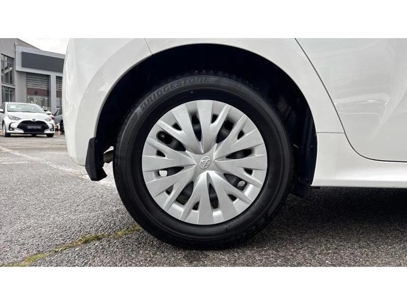 Toyota Yaris 1.5P M/T COMFORT, снимка 16 - Автомобили и джипове - 54707874