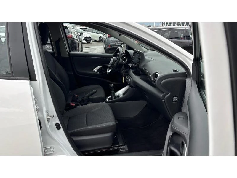Toyota Yaris 1.5P M/T COMFORT, снимка 6 - Автомобили и джипове - 54707874
