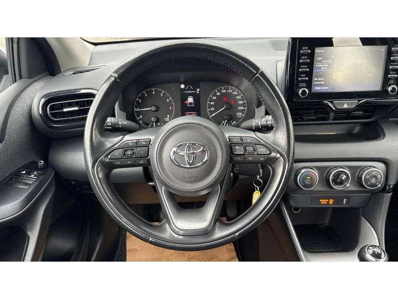 Toyota Yaris 1.5P M/T COMFORT, снимка 13 - Автомобили и джипове - 54707874