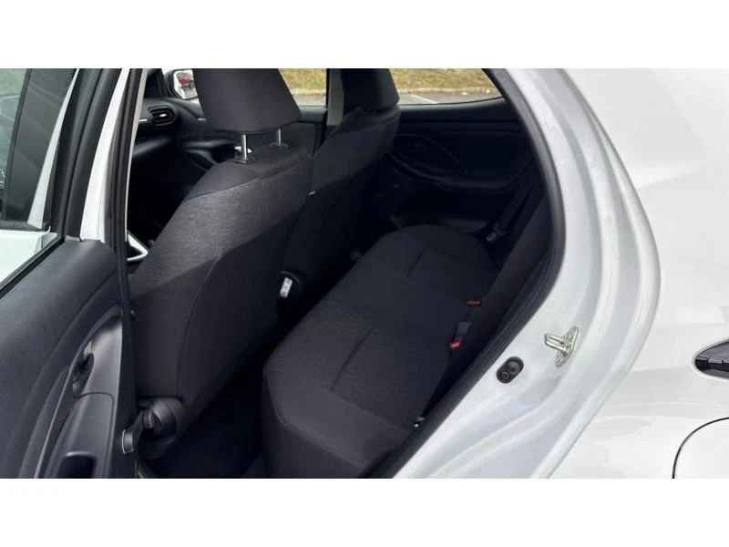 Toyota Yaris 1.5P M/T COMFORT, снимка 11 - Автомобили и джипове - 54707874