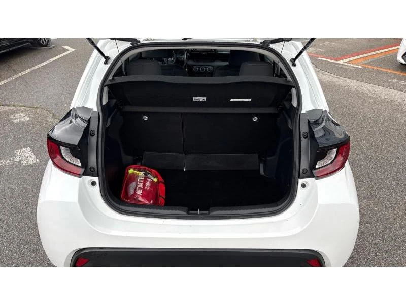 Toyota Yaris 1.5P M/T COMFORT, снимка 10 - Автомобили и джипове - 54707874