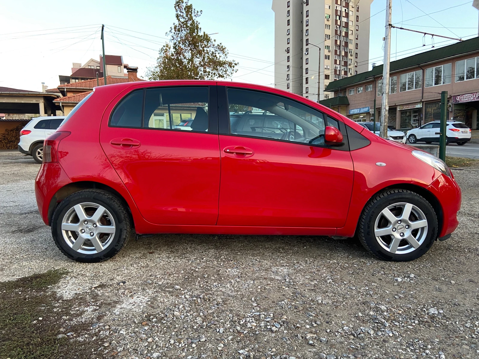 Toyota Yaris 1.3I бензин 87кс - изображение 6