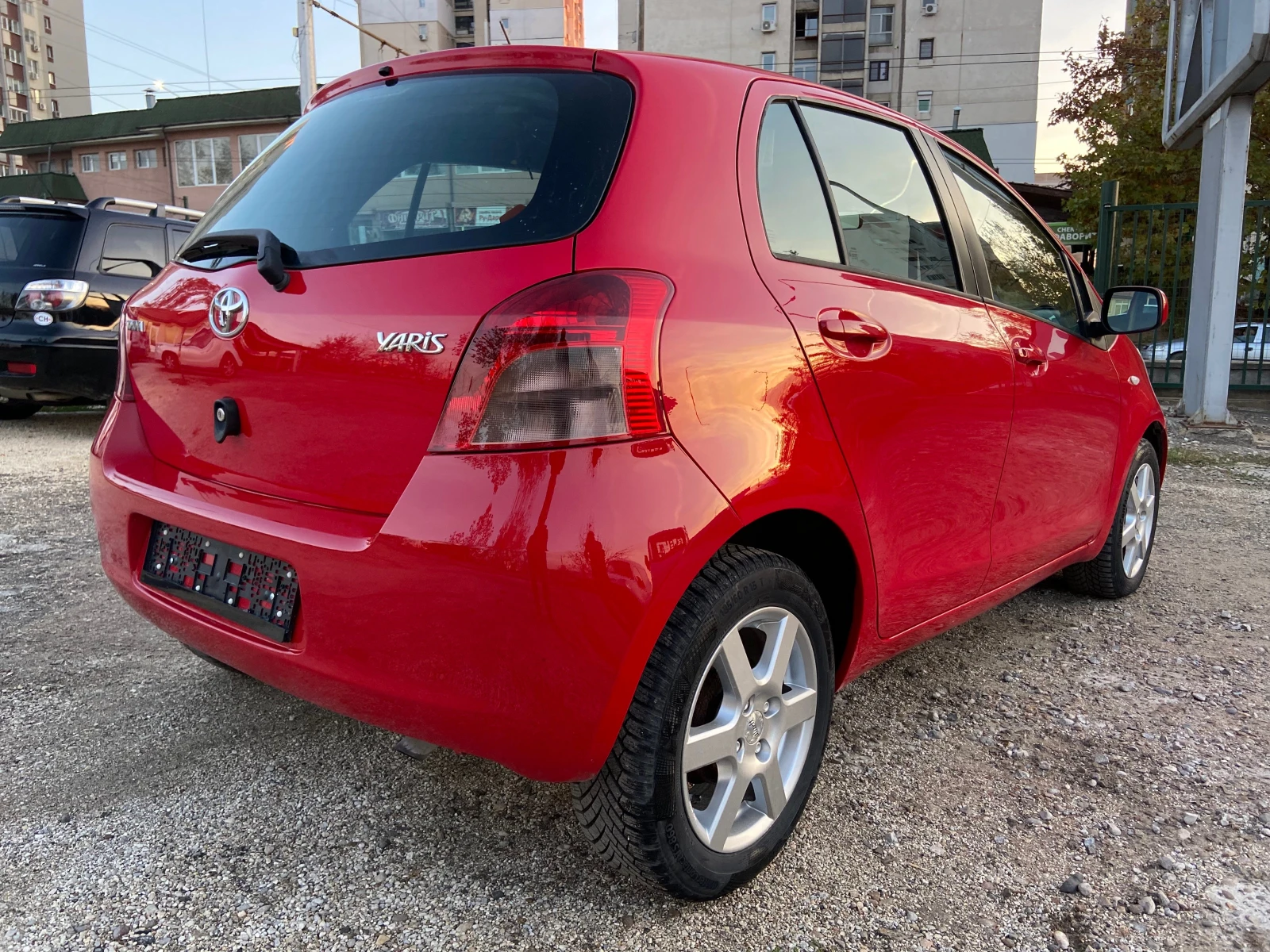 Toyota Yaris 1.3I бензин 87кс - изображение 5