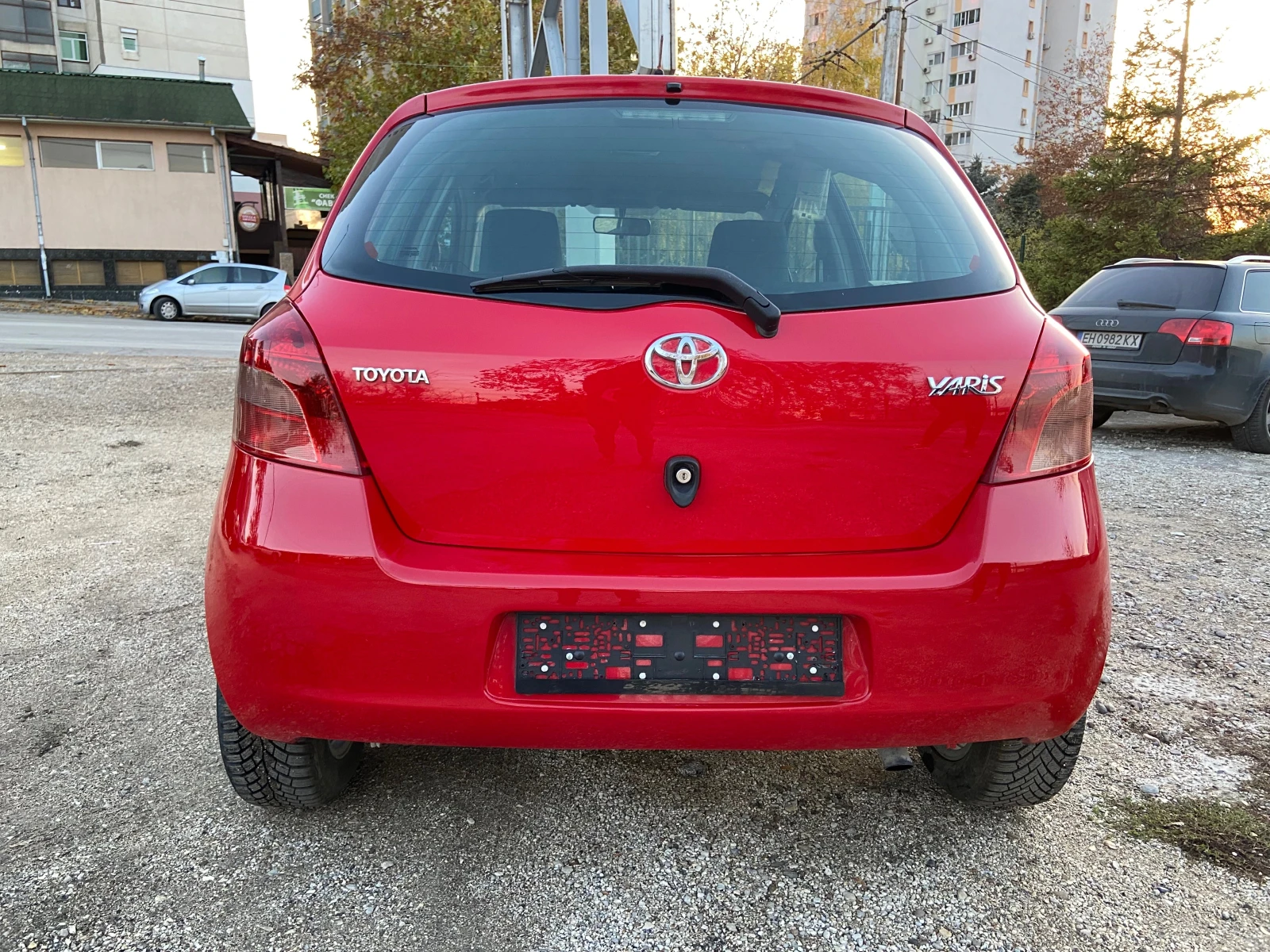 Toyota Yaris 1.3I бензин 87кс - изображение 4