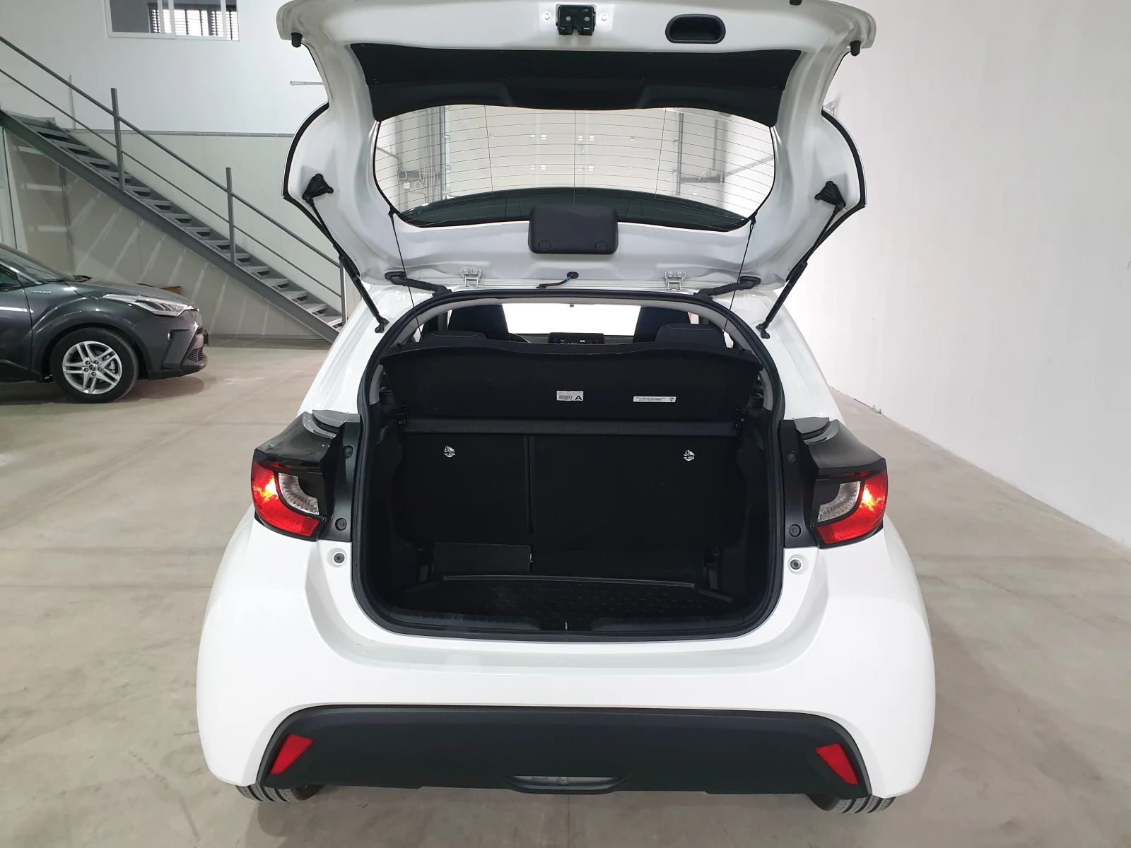 Toyota Yaris 2023/8200 км  | Mobile.bg — изображение 13