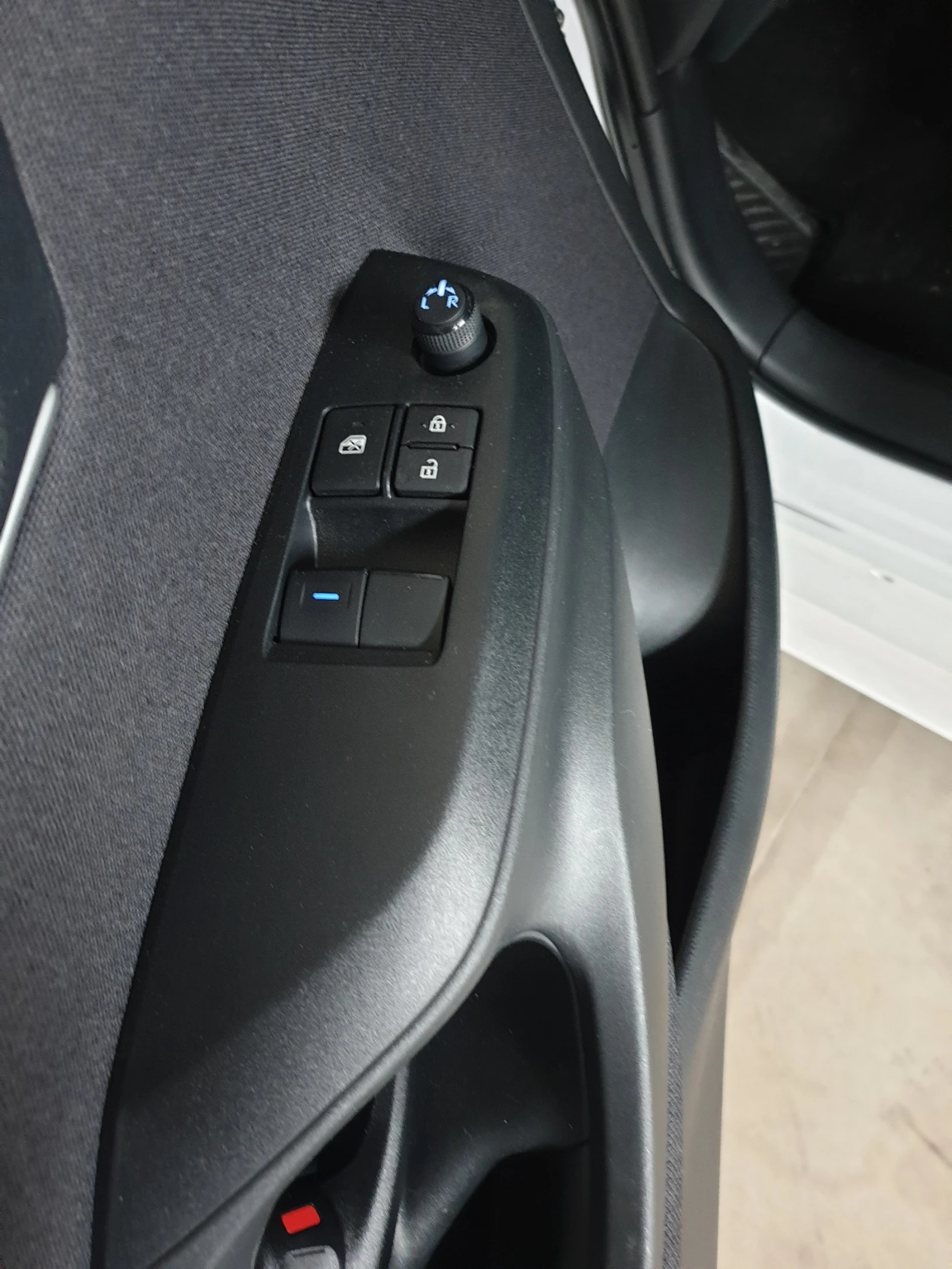 Toyota Yaris 2023/8200 км  - изображение 8