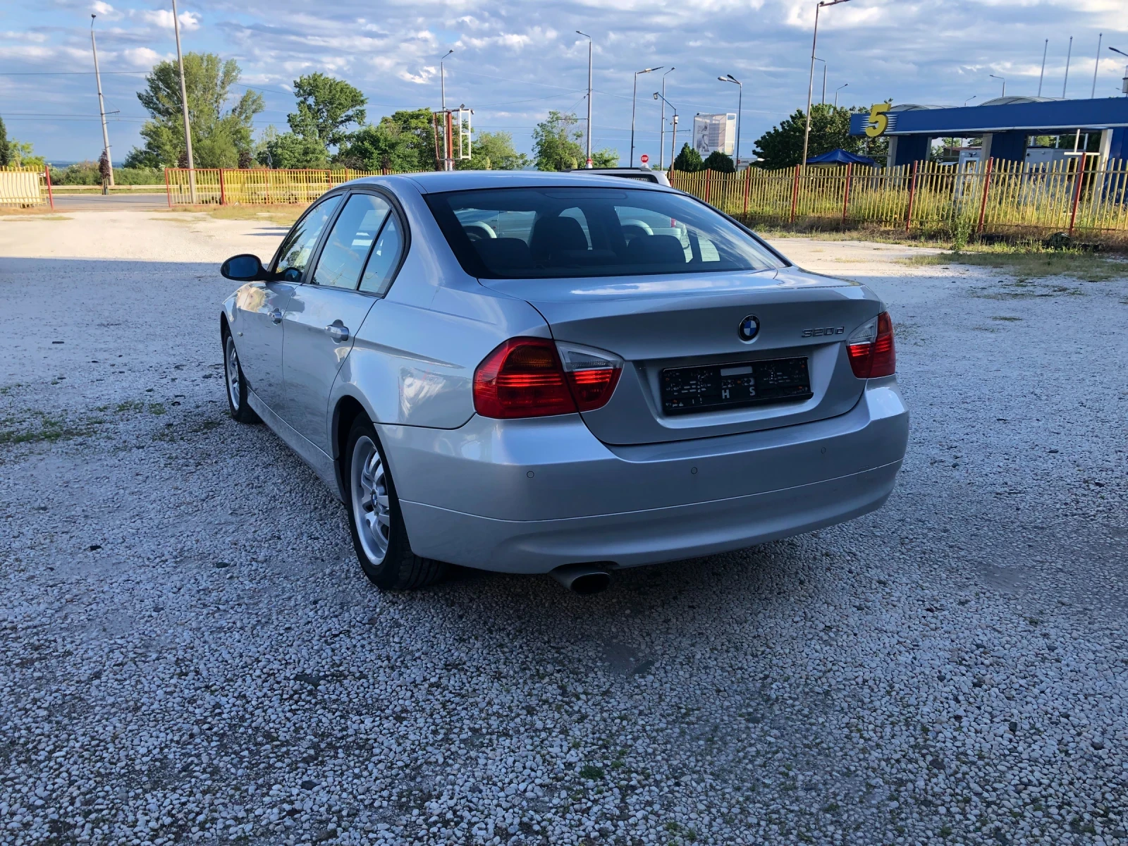 BMW 320 2.0 - изображение 4