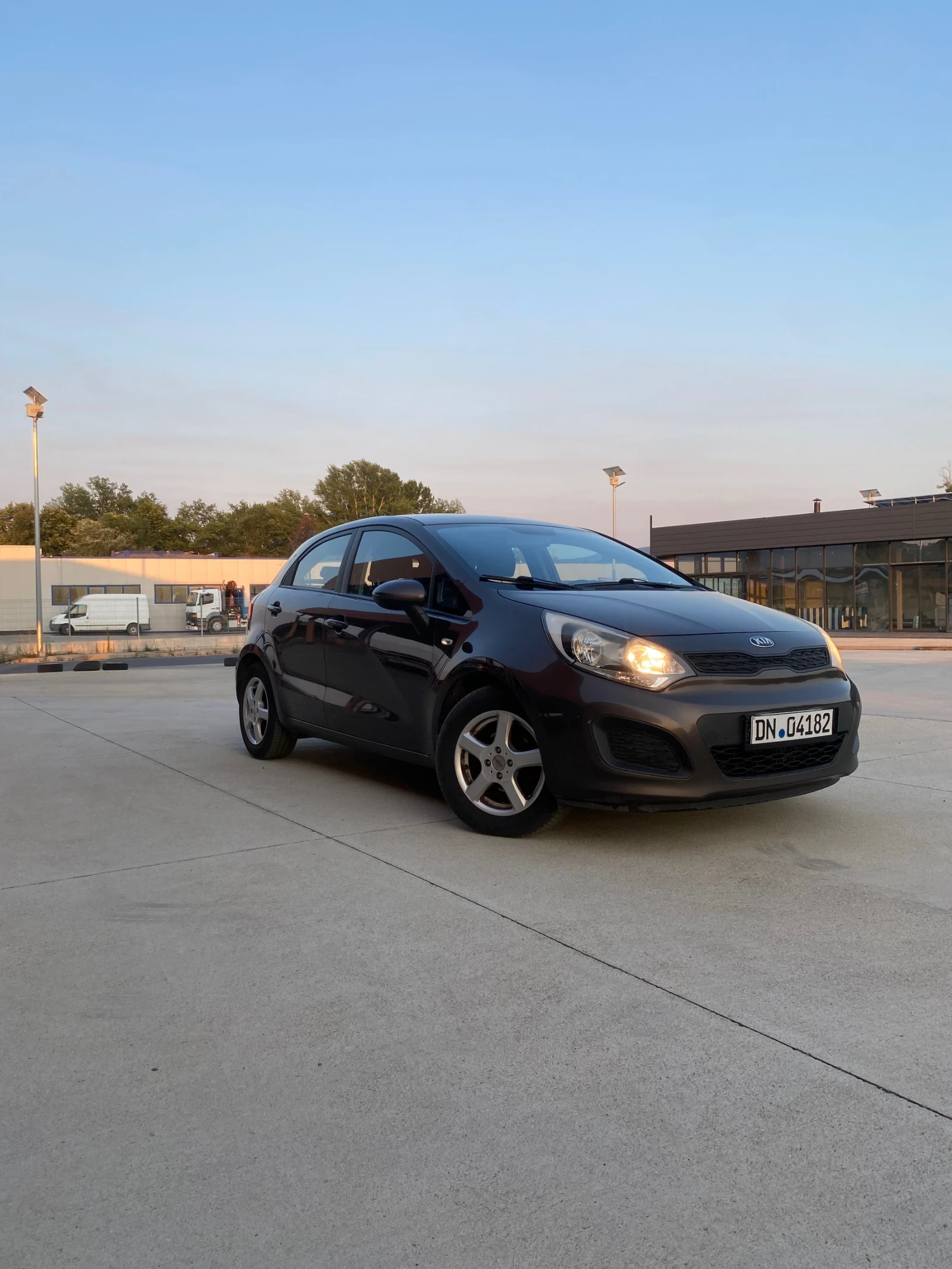 Kia Rio 1.1 EKO КЛИМАТИК - изображение 2